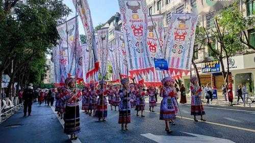 看看花山节为什么要树花杆？ 花山节有什么寓意