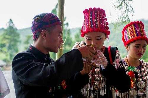 云南结婚风俗流程 云南结婚风俗流程视频大全